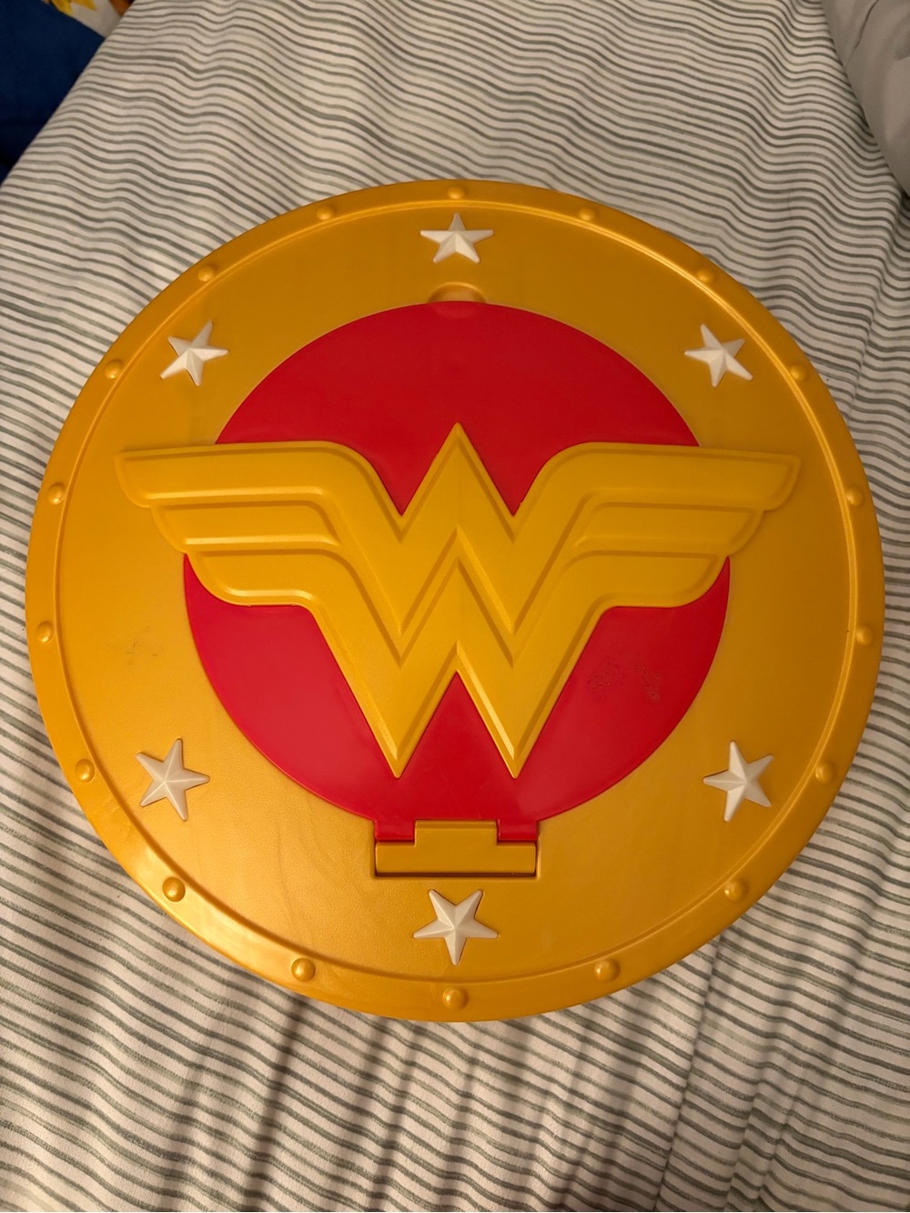 Mattel DC Super Hero Girls Wonder Woman roleplay shield - Picture 6 of 7